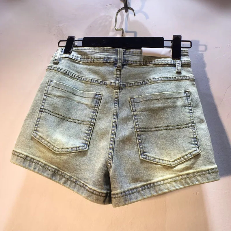 2025 Summer New Style Patchwork Three-Dimensional Heart High-Waisted Slimming Elastic Pleated Denim Shorts for Women