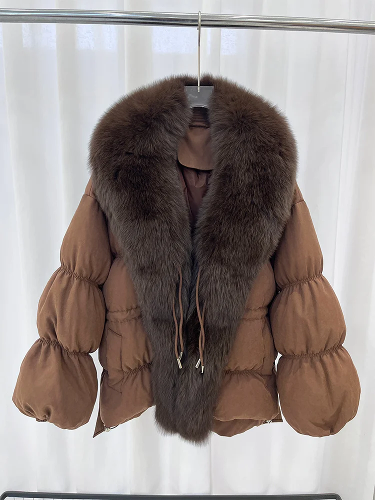 سترات منتفخة شتوية دافئة للسيدات لعام 2026 بياقة من فرو الثعلب الطبيعي الحقيقي سترات بيضاء من ريش الإوز معطف سميك ملابس خارجية للسيدات