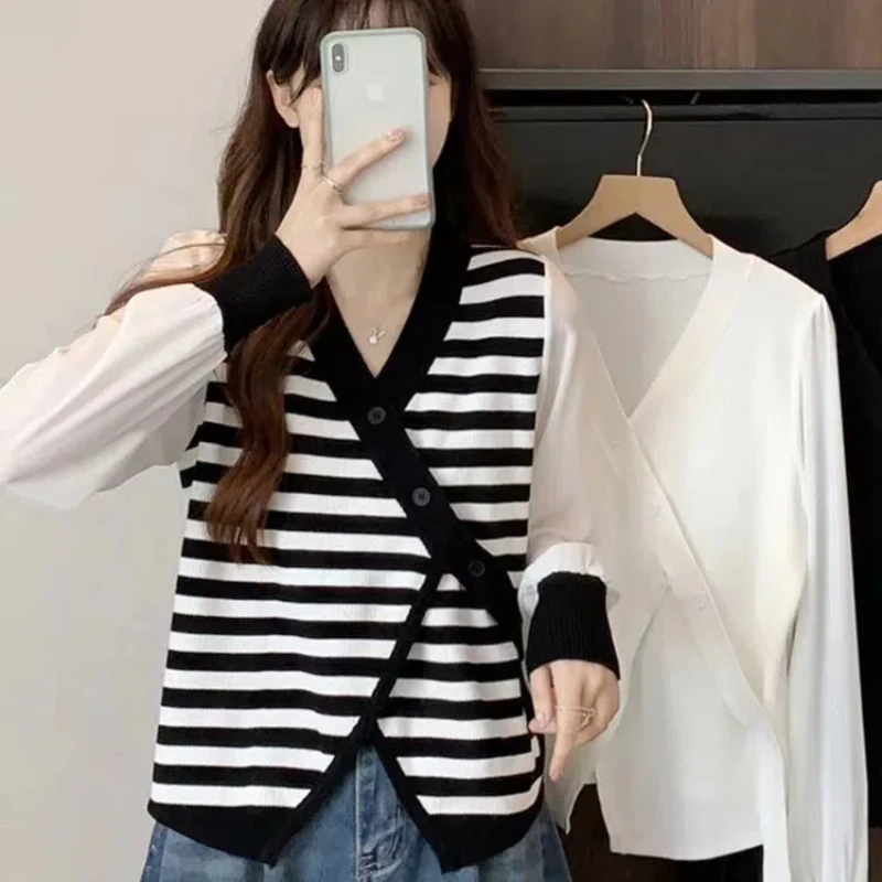 Spring Autumn New Elegant Fashion T-Shirts Women's Clothing Casual Loose Tees Striped Korean Style V Neck Long Sleeve Button Top