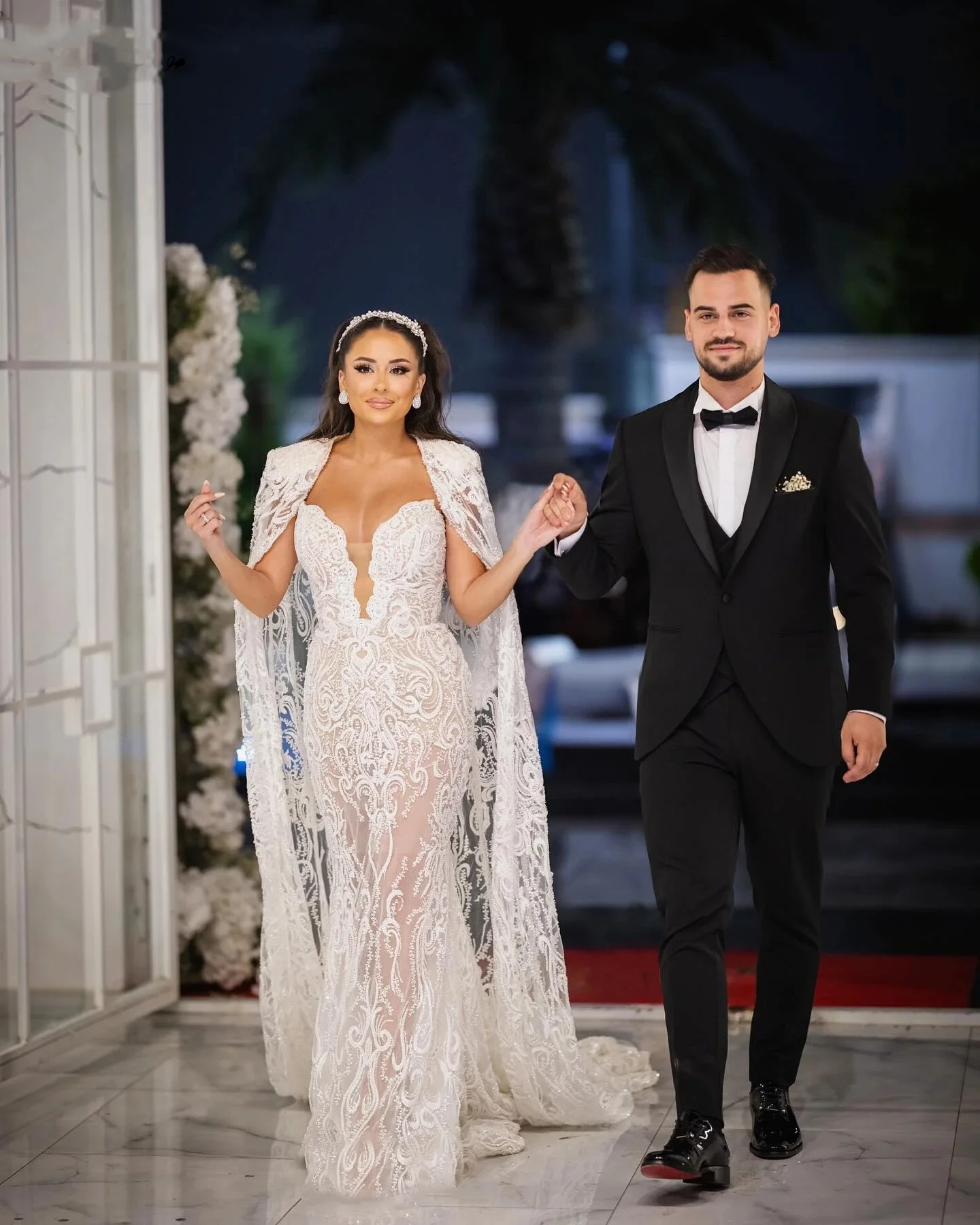 Stylish Wedding Dresses Beading Appliques Bridal Gowns with Cape Strapless Mermaid Sequins Customized Bride Vestidos De Novia