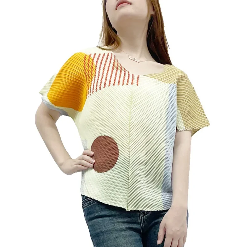 ALSEY 2025 Zomer Nieuwe Miyake Mode Gevouwen Losse T-shirt vrouwen Ronde Hals Casual Gedrukt Comfortabel Ontwerp Korte Mouw top