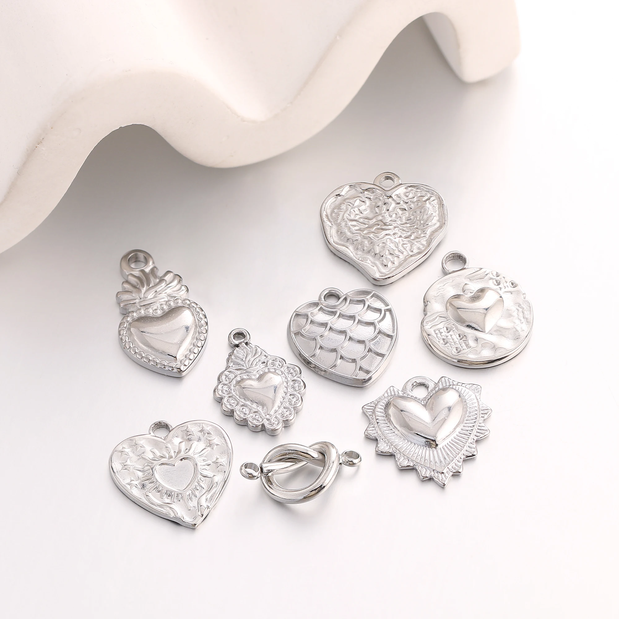 3Pcs Heart Connector Pendant for Bracelet Necklace Stainless Steel Love Flaming Sacred Heart Charms Diy Valentine Jewelry Making