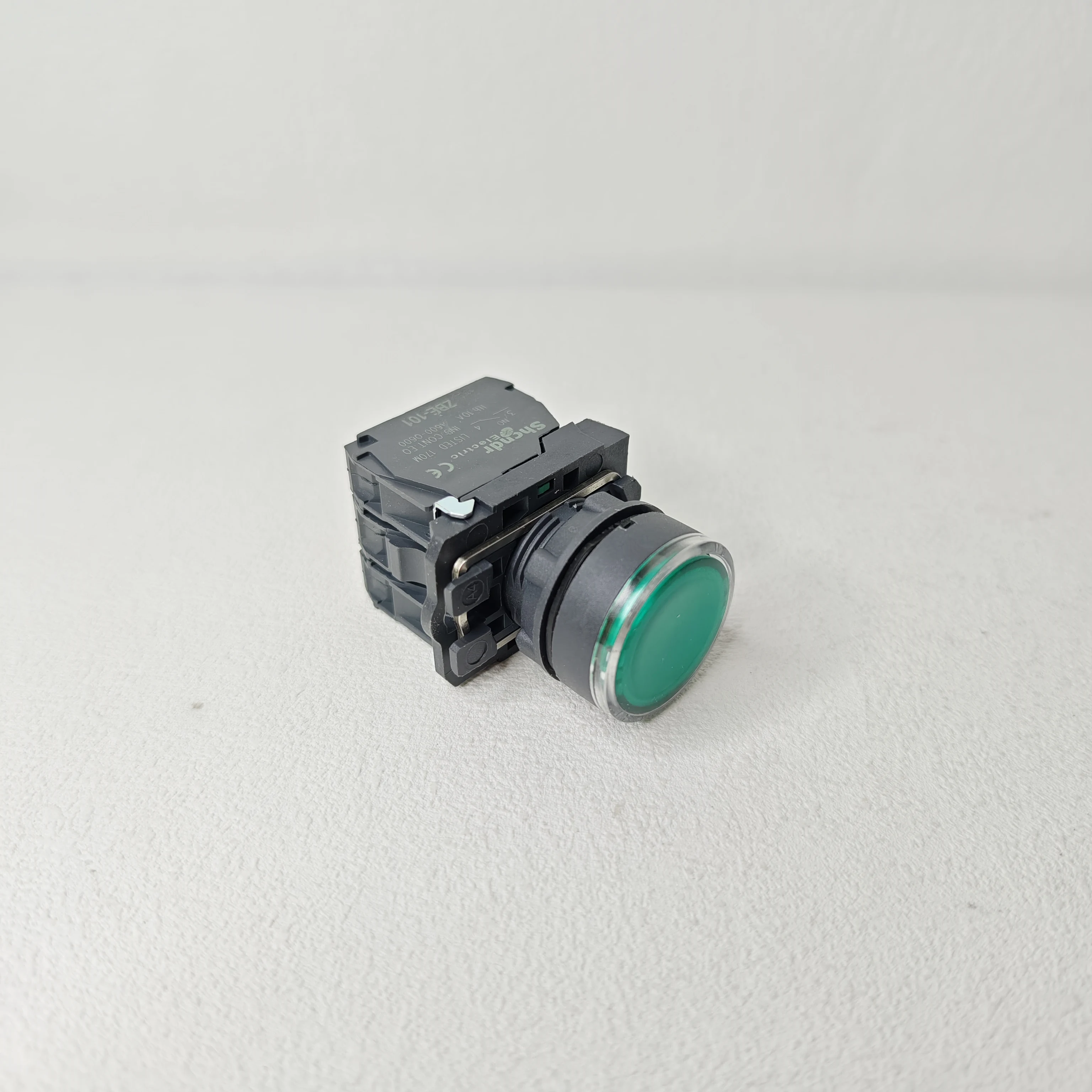 Green light button XB5AW33G5 flat head spring reset OEM