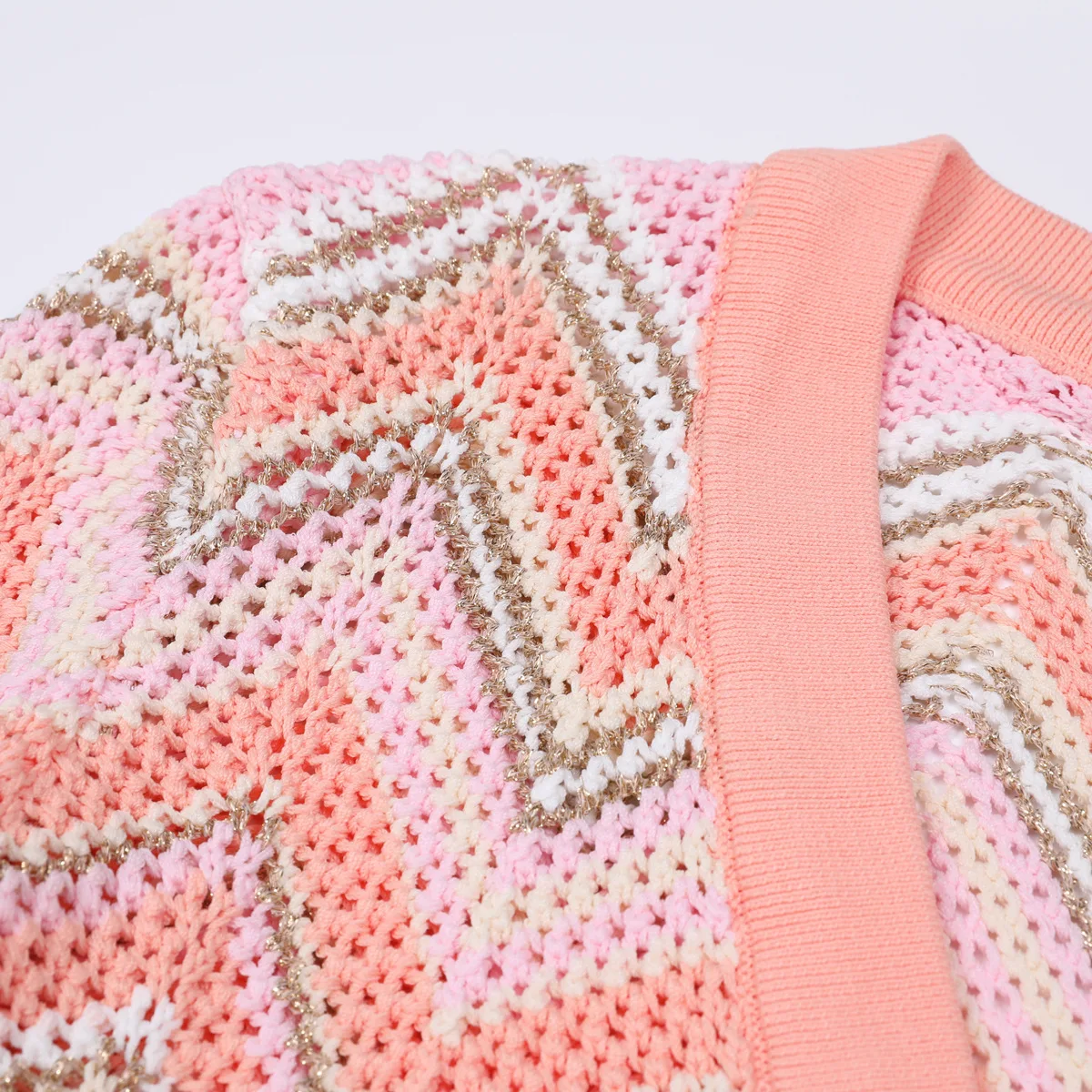 

Женская мода Осенние полосатые вязаные свитера с v-образным вырезом Пальто с длинным рукавом Женские тонкие короткие топы Свободные брюки Сексуальное платье на бретельках Костюм