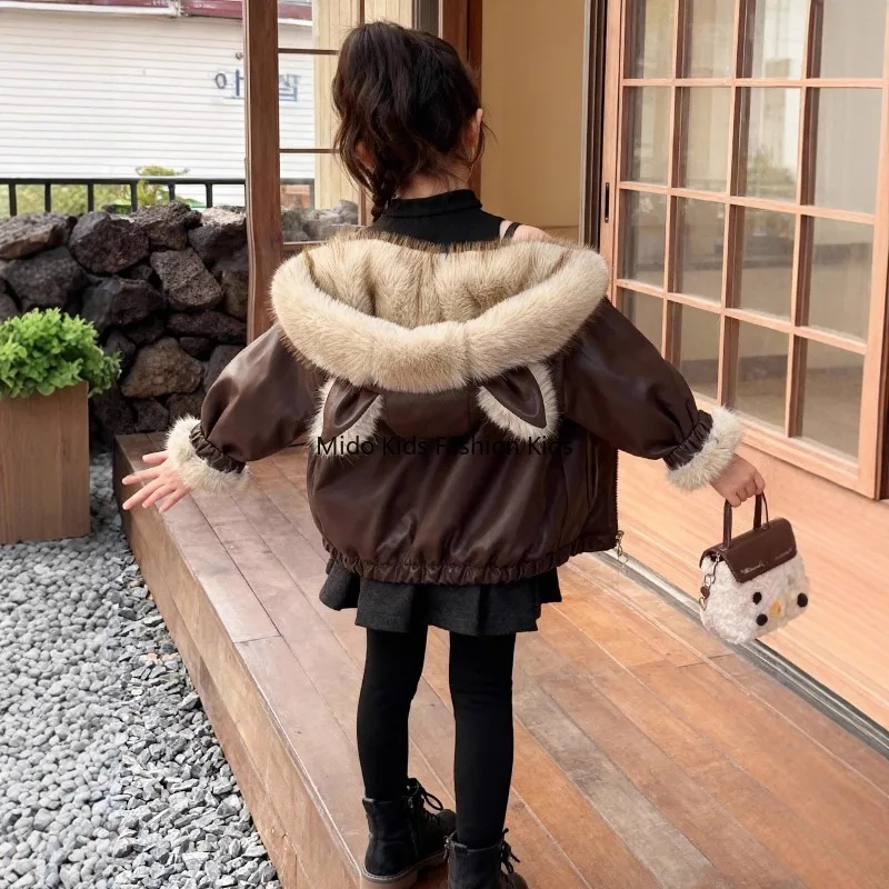 Girls' 2025 Winter New Arrival Stylish Thickened Fleece-Lined Fox Fur PU Leather Coat with Knitted Sweater Overlay