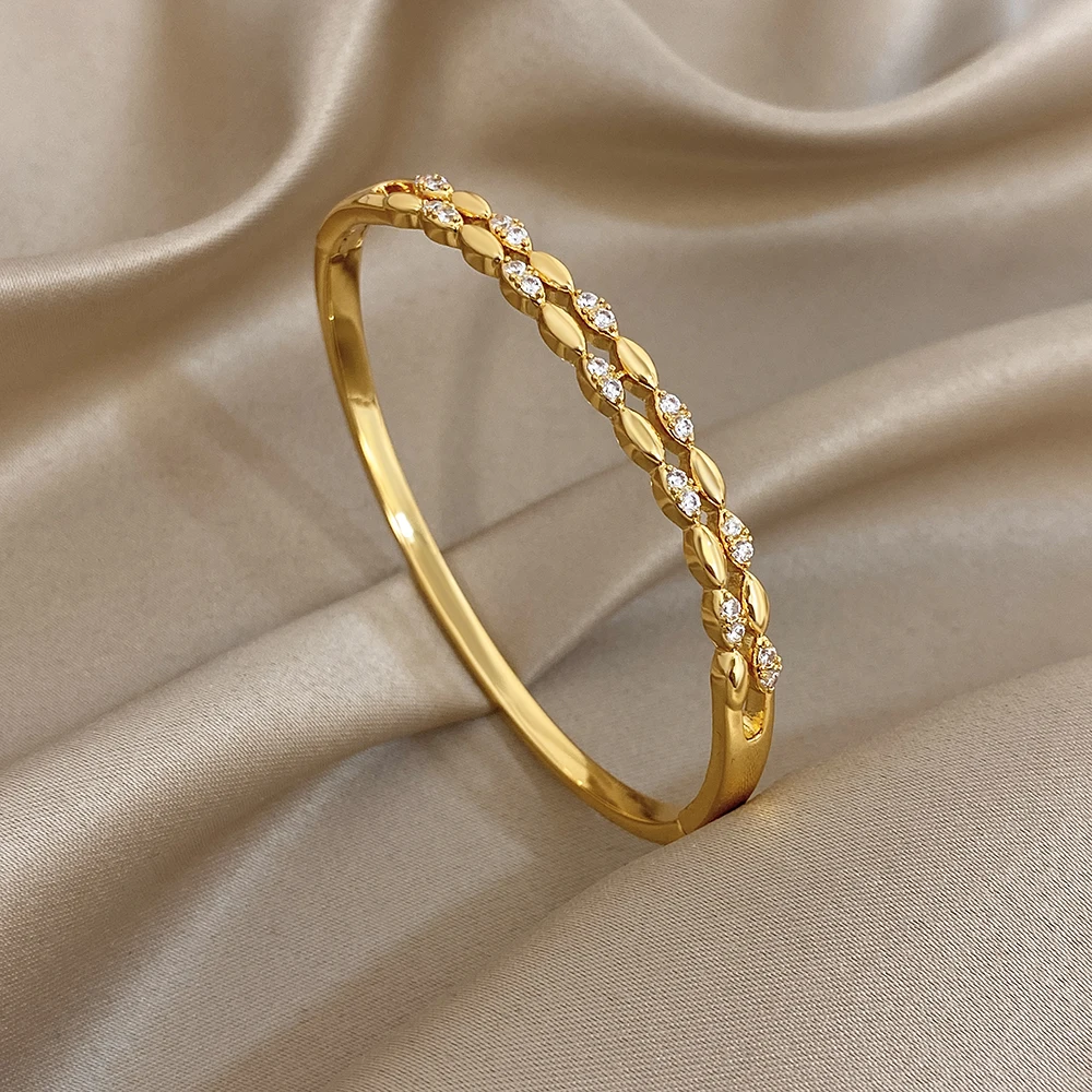 

DODOHAO Exquisite Shiny Rhinestone Gold Color Cuff Bracelet for Women Vintage Geometric Open Spring Bangle Fashion Jewelry Gift