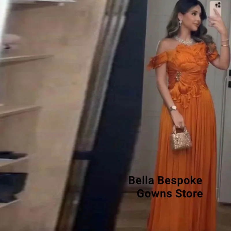 فستان سهرة برتقالي قبالة الكتف مطوي ألف خط مثير حفلة موسيقية فستان رسمي شق الفخذ طول الأرض ثوب مسائي مخصص