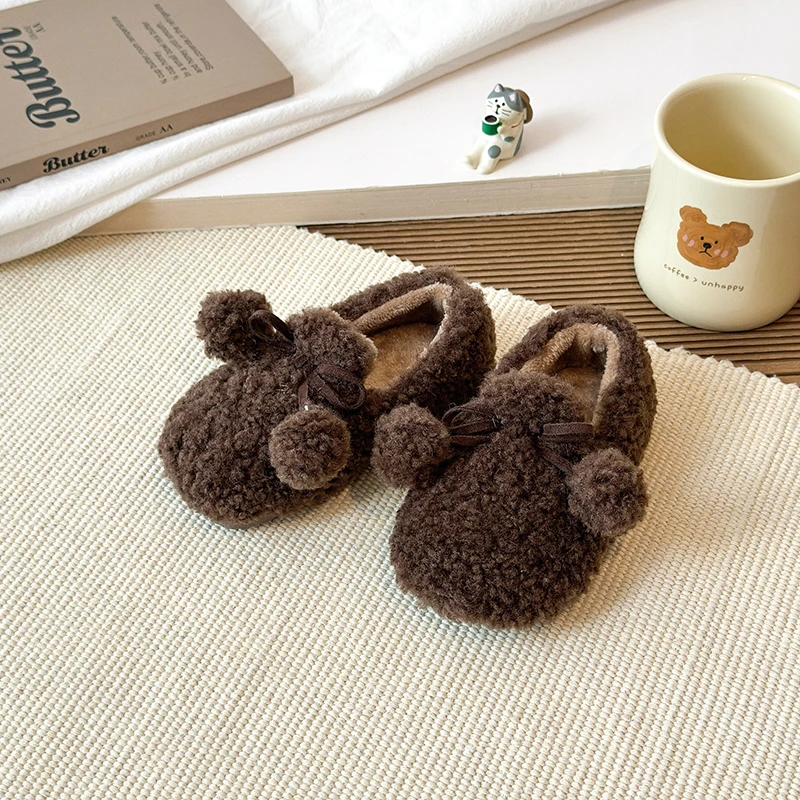 

2025 Cute Ball Ornament Lambswool Loafers Baby Girl Winter Warm Soft Fur Ballet Flat Toddler Kids Soft Bowknot Plush Shoes