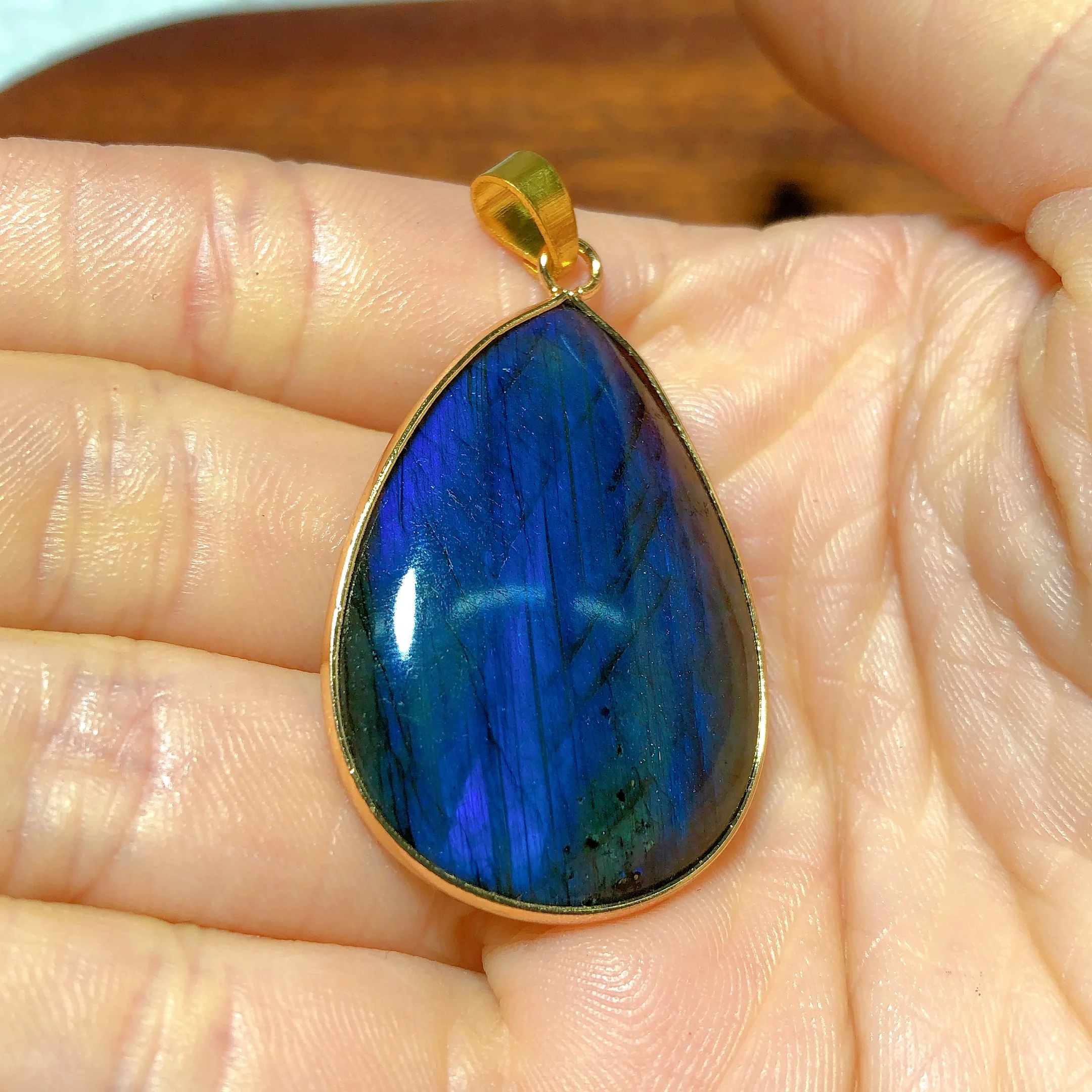 Natural Crystals Labradorite Pendant Blue Flashy Reiki Home Decorations Colorful Mineral Energy Gift