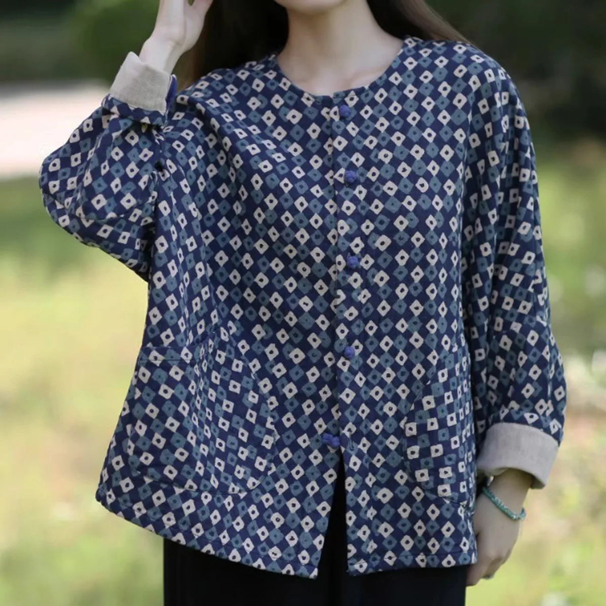 

Женская саржевая хлопковая повседневная короткая куртка с длинным рукавом и ромбовидным принтом, свободная верхняя одежда ручной работы на пуговицах, осенние пальто с карманом