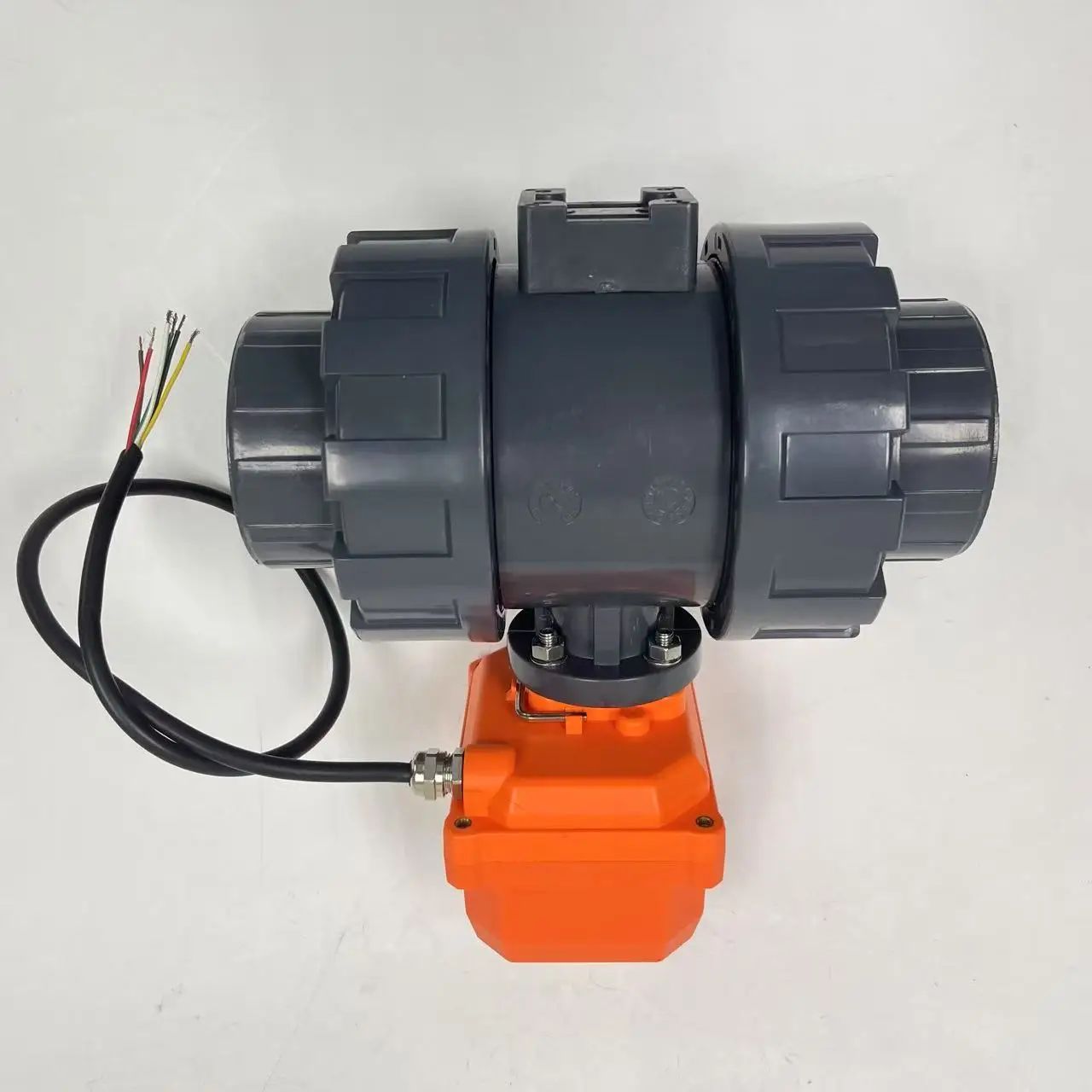 ذكي 4 ~ 20mA UPVC التحكم اليدوي صمام كروي كهربائي درجة حرارة عالية لوسائط زيت الماء والغاز