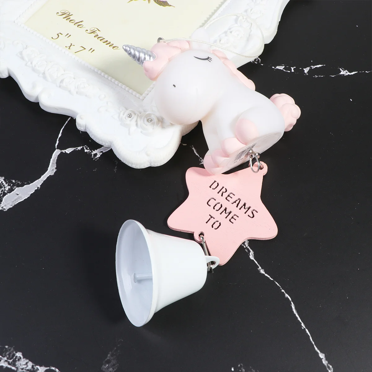 

1Pcs Pink Unicorn Wind Chime Resin Pendant Hanging Bell for Home Balcony Door Window Indoor Outdoor Decoration Portable