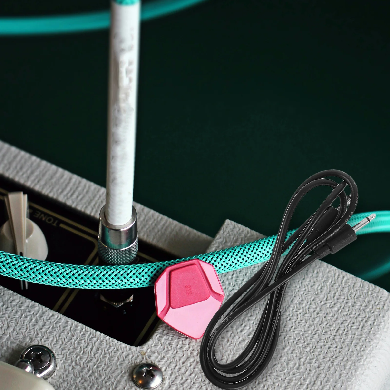 

2Pcs Synthesizer Mono Patch Cables Dual Color Stable Clock Sync High Precision Audio Cable Flexible Connection