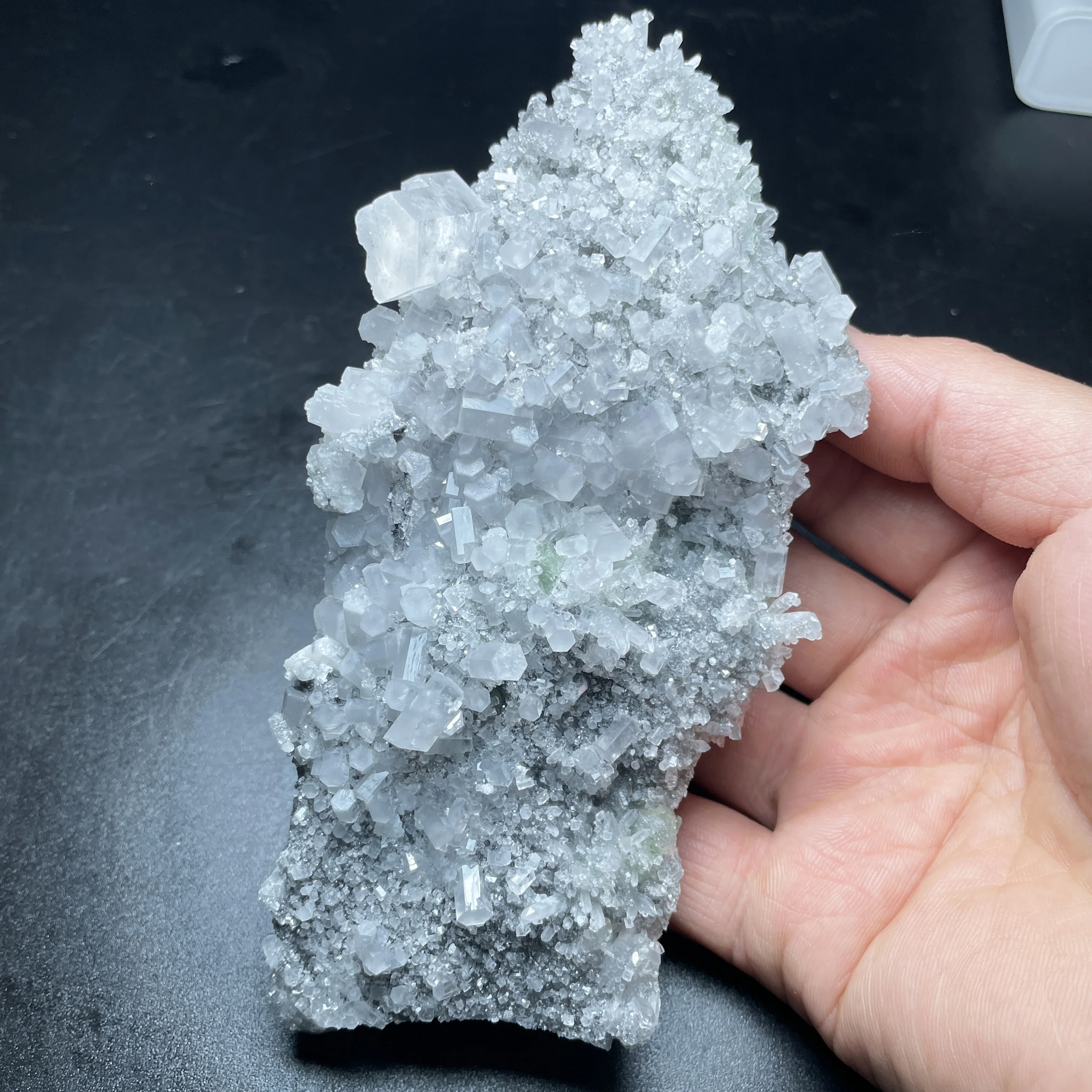 

413g Natural Crystal Quartz Cluster With Calcite Fluorescence And Green Fluorite Symbiosis Specimen Healing Stone Home Decor 04