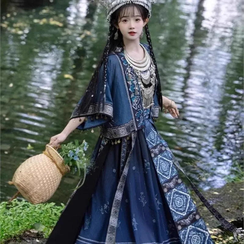 

New styles of ethnic clothing for women in foreign lands travel photography and photo shoots ancient costumes