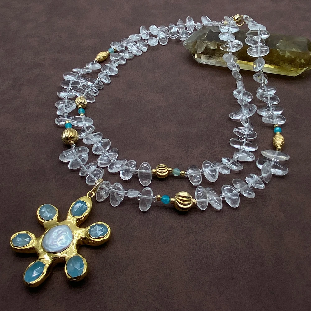 

YYGEM Ожерелье из прозрачного кварца в 2 ряды с белыми жемчужинами-монетками и подвеской в виде цветка из синего нефрита, модный стиль, натуральный камень, для вечеринок