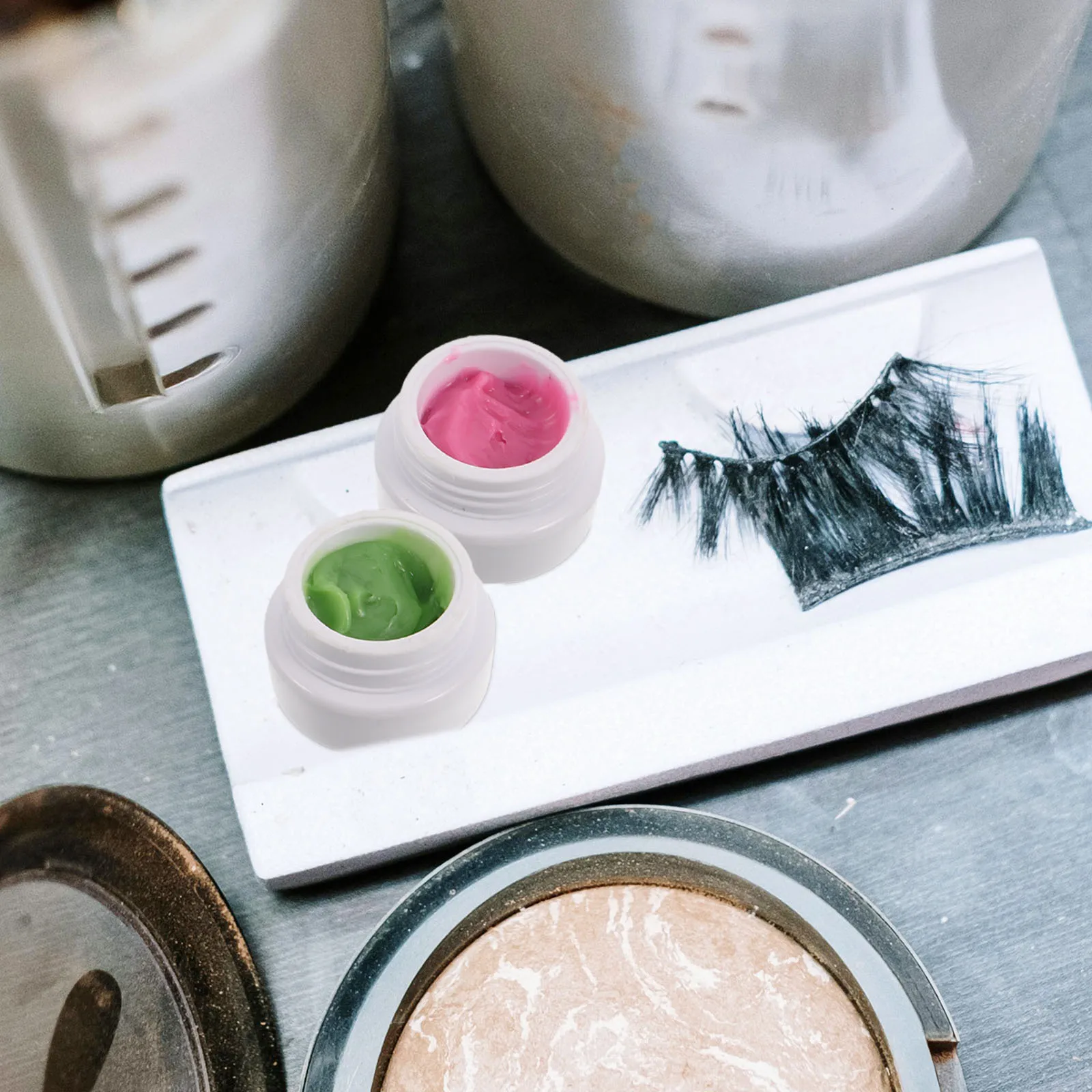 2 unidades de creme removedor de cola para cílios postiços, remoção profissional de adesivo para extensões, aroma frutado, seguro, acessório para limpeza de cílios.