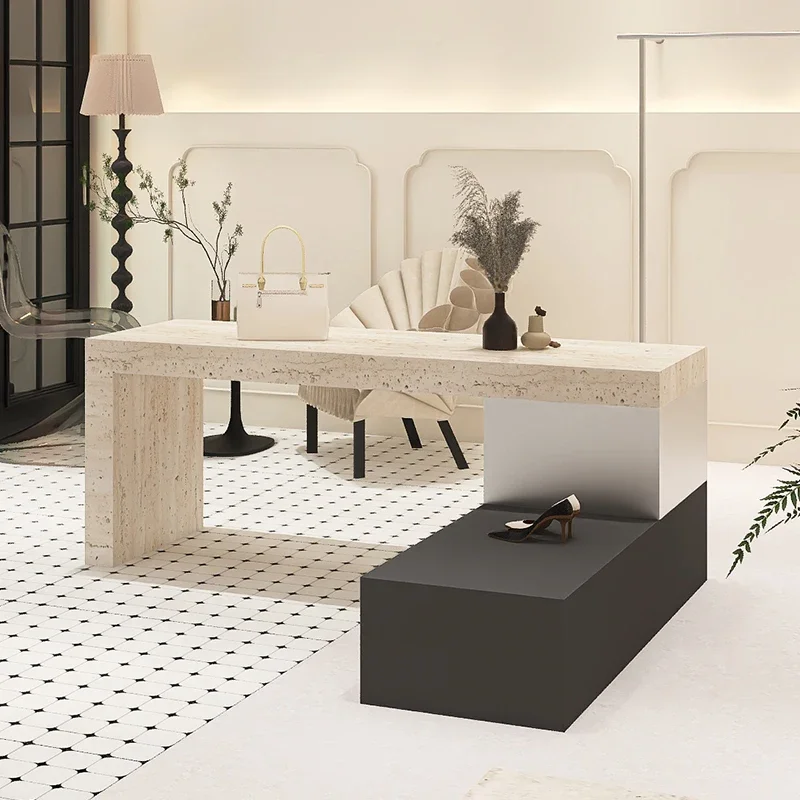 Table d'exposition d'accessoires pour chaussures et sacs