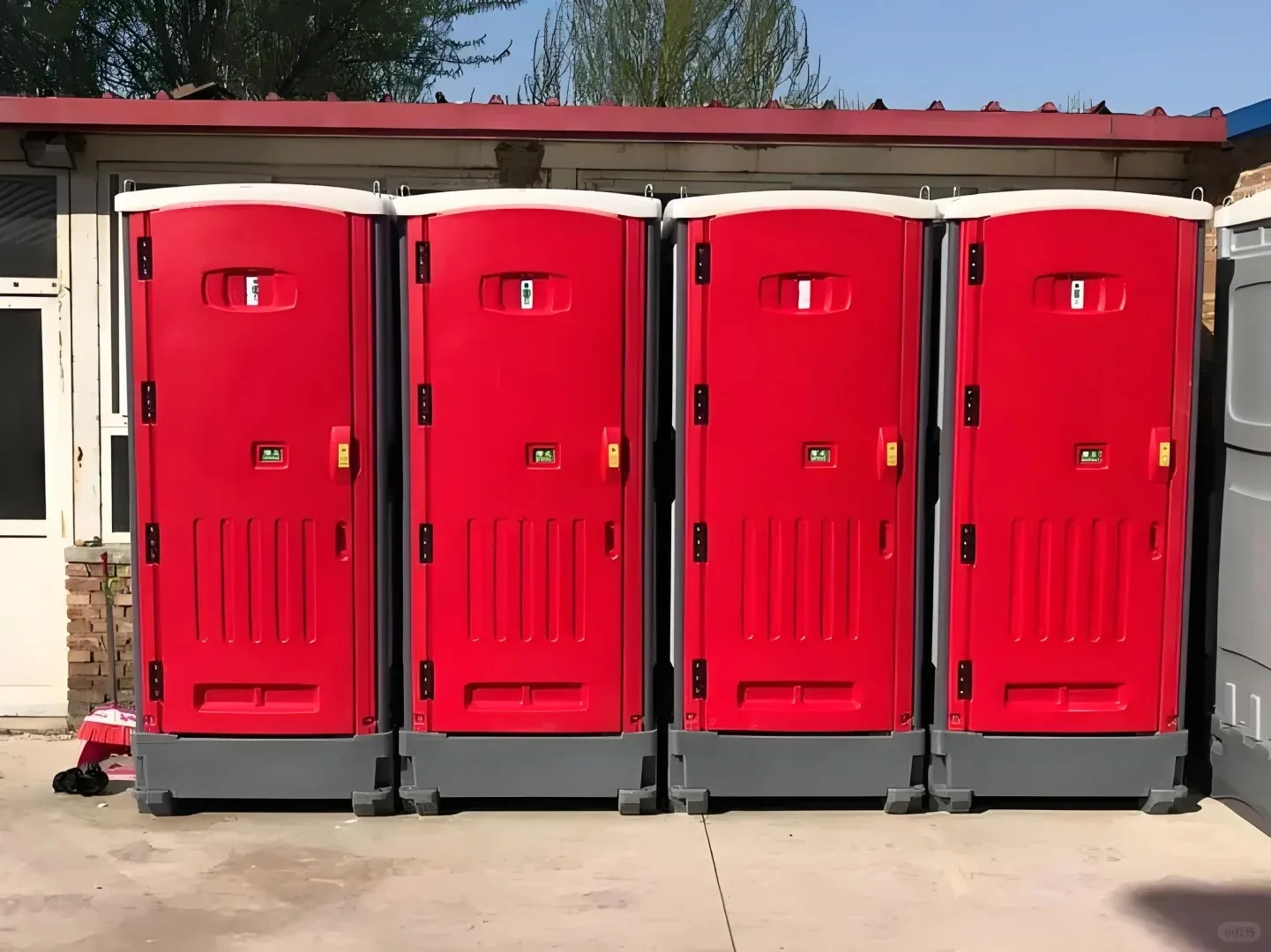 2025 Hot Selling HDPE Portable Public Toilet Modern Design Flap Flushable Plastic Mobile Porta Potty for Outdoor Park Bathroom