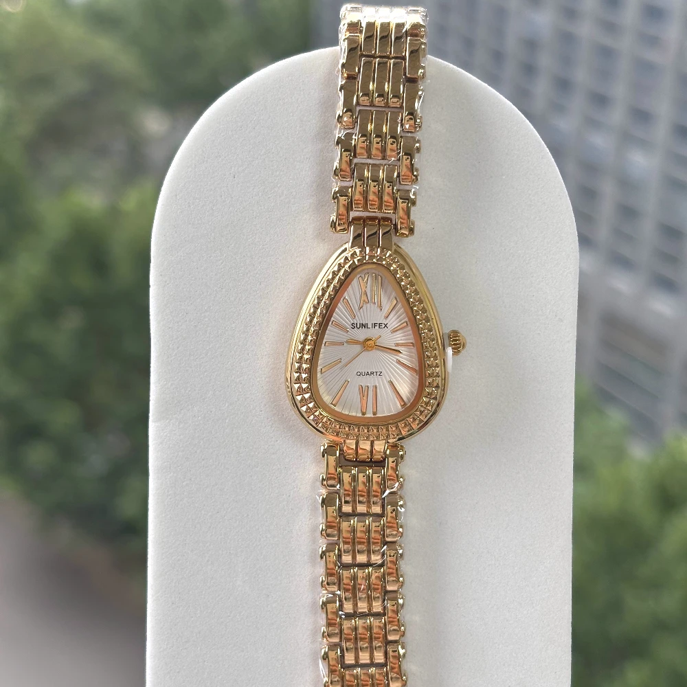 ホット販売ヘビ腕時計女性のための女性の腕時計クォーツ腕時計ファッションレディドレスジュエリーシルバーゴールド時計レロジオ Feminino