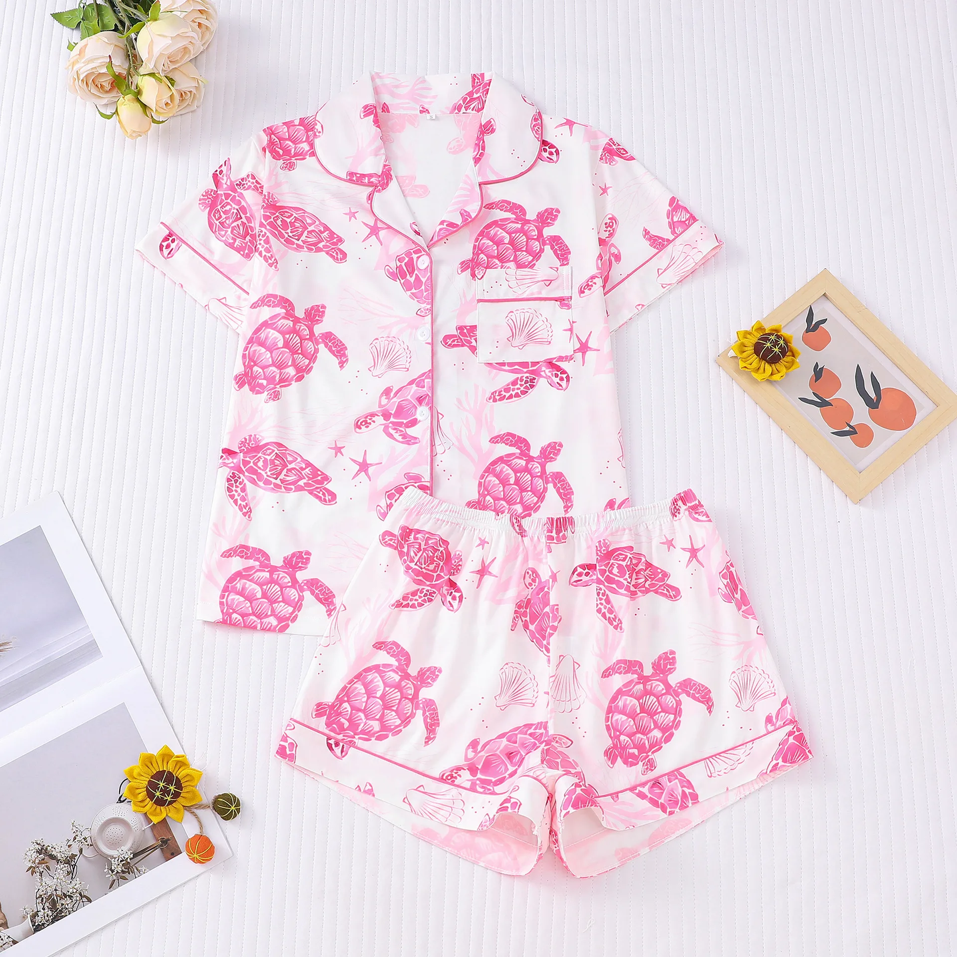 

Cardigan Pajama Set for Women Turtle Print Pyjama Comfy Pijamas Short-sleeved V-neck Shirt and Loose Shorts Loungewear for Women
