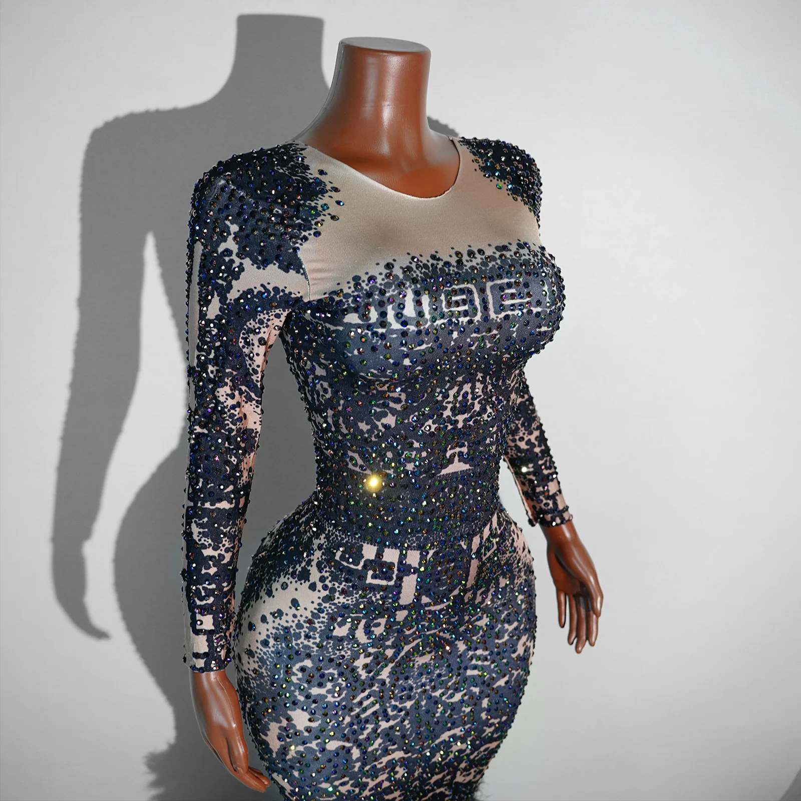 ชุดเดรสยาวทรงหางปลาประดับขนนกสีดำหรูหรา ผ้าทูลล์ซีทรู สำหรับนักร้องหญิง ดีเจ งานแสดงบนเวที งานปาร์ตี้วันเกิด