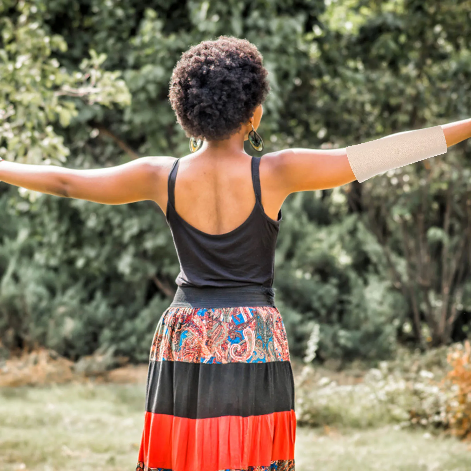 

1Pair Unisex Comfortable Elbow Wrap Breathable Anti-Cold Protective Sleeve Arm Pad for Sports Outdoor Weightlifting Basketball