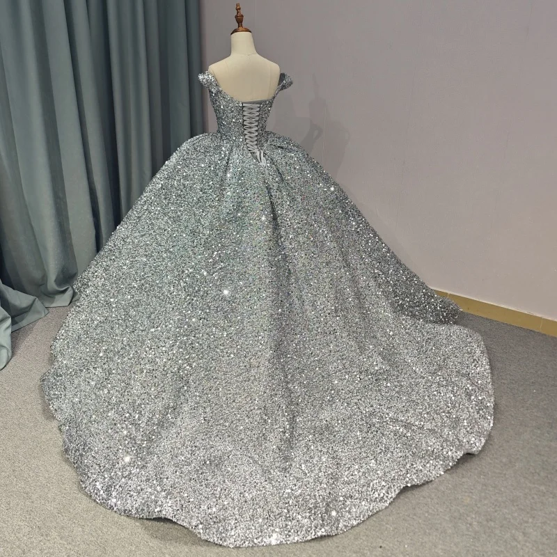 Glänzendes silbriges Quinceanera-Kleid, schulterfrei, Kristallaufkleber, Glitzer, luxuriös, langer Schwanz, Vestidos De 15 Quinceanera ﻿ Passen Sie an