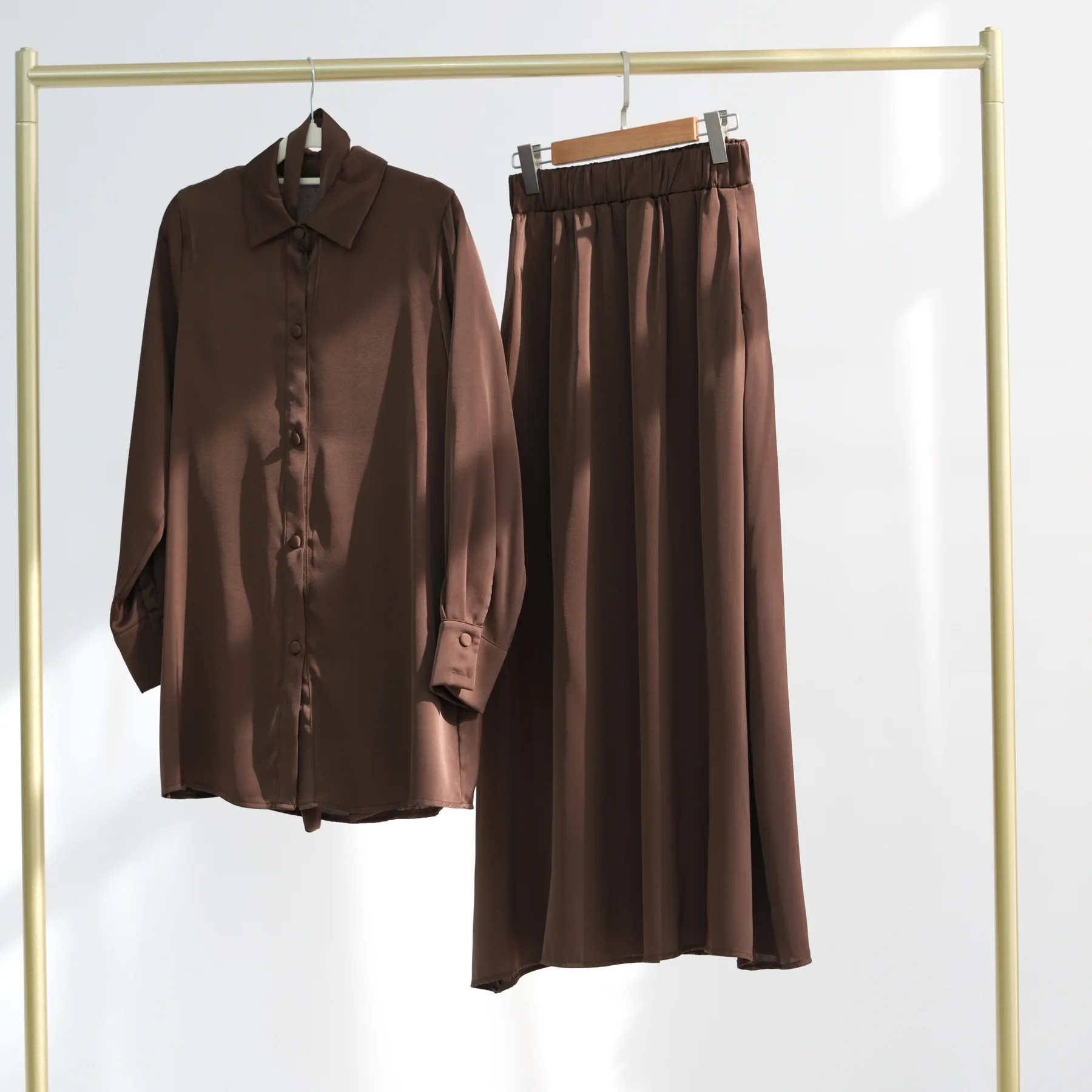 Loriya สีทึบขนาดเล็กสด Lace Up ดูไบ Top + ชุดกระโปรง Lr561 ชุดยาวมุสลิม Robe Abaya Ramadan ดูไบหรูหราอิสลาม Elegant