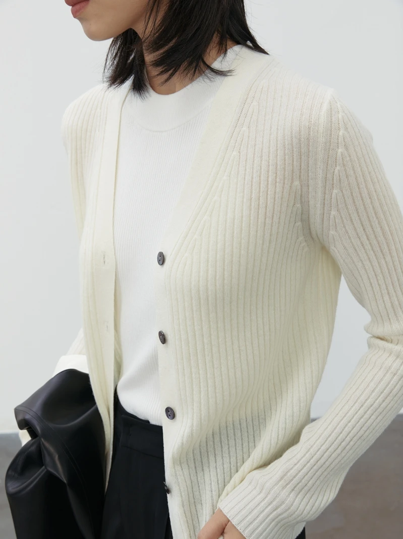 

Белый женский вязаный кардиган из высококачественной шерсти с V-образным вырезом, осенняя коллекция