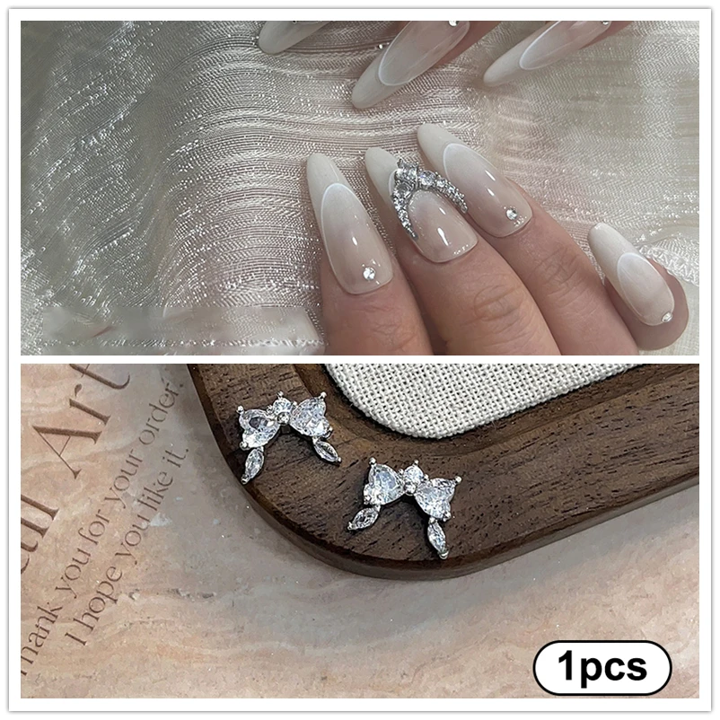 

【WHB43】1PCS Luxury Sparkle Zircon Crescent Shape Pendant Silver Alloy Nail Art Rhinestones Jewel Decorations Manicure Ornaments