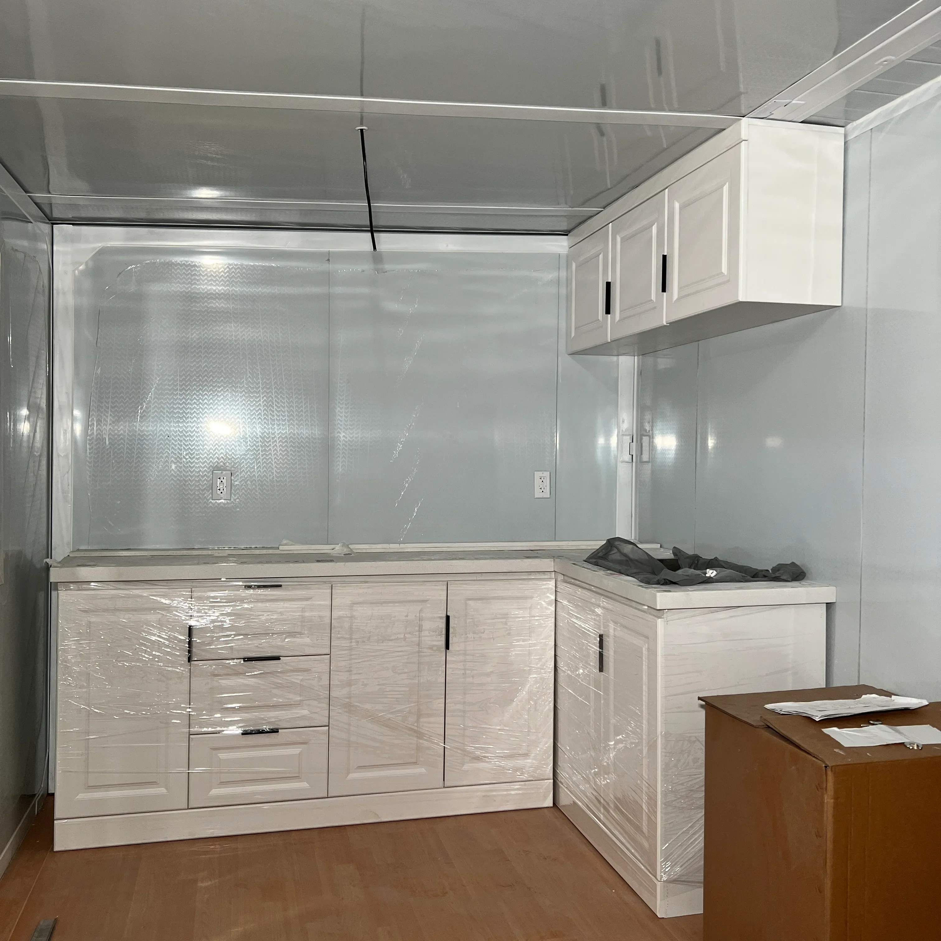 Galvanized Steel Expandable Container House With Quick Assembly Designed For Construction Site Labor Camp Prefabricated Unit