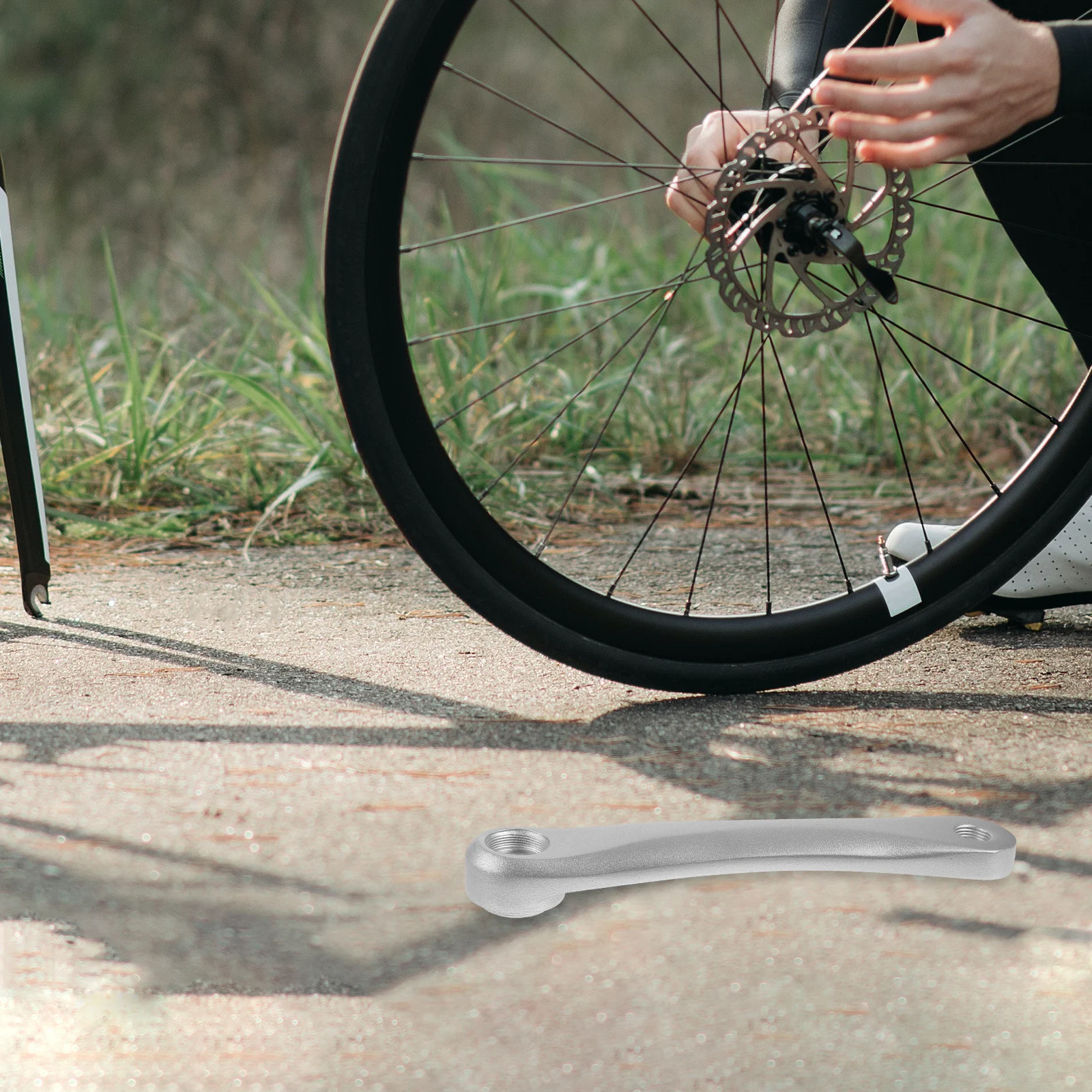 

Bicycle All-aluminum Crank 170mm Left Arm Silver Color Durable Replacement for Mountain Bike Folding Bike Gear