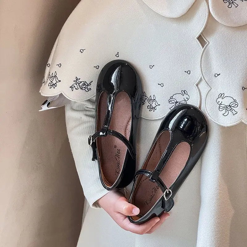 Kids Leather Shoes Black Glossy Girls Performance Dance Shoes T-strap Trendy 2026 New Fashion Children Flat Shoes Korean Style