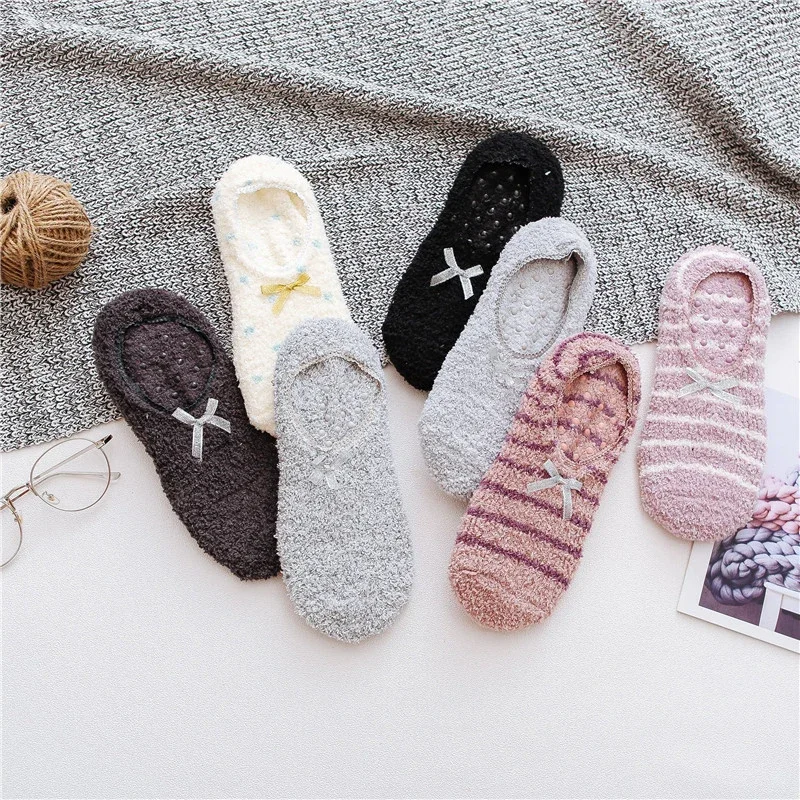 Chaussons en peluche à rayures avec nœud pour femmes, chaussures de maison mignonnes, chaussettes chaudes pour le sommeil, chaussettes de sol non