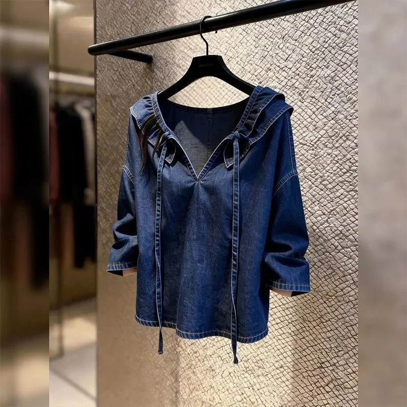 

Women Fashion V-neck Denim Shirtr 2026 New Summer High-end Loose Denim Jacket Top Korean Women Receive High Praise
