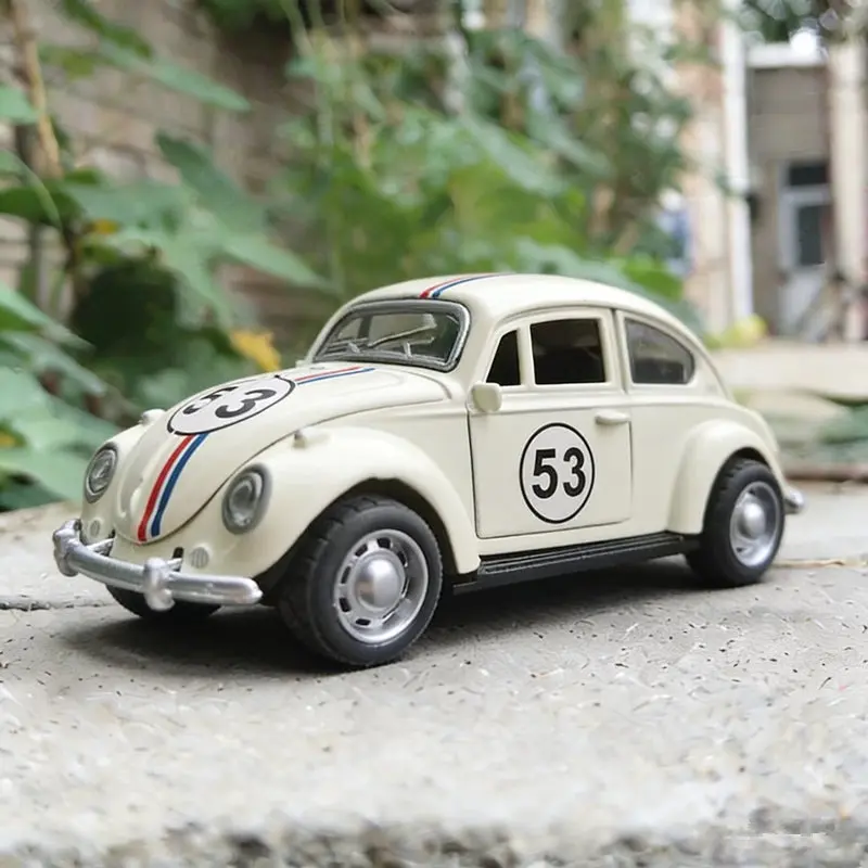 

Масштабная модель автомобиля Volkswagen Beetle 1:18, классический ретро-автомобиль из литого металла, игрушка с имитацией звука и света, коллекционная, подарок для детей