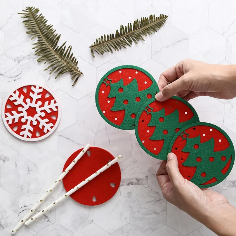 2 stücke Weihnachten Untersetzer Weihnachten Baum Schneeflocke Rot Grün Runde Filz Untersetzer Set Party Tisch Dekoration Wärmedämmung Matte