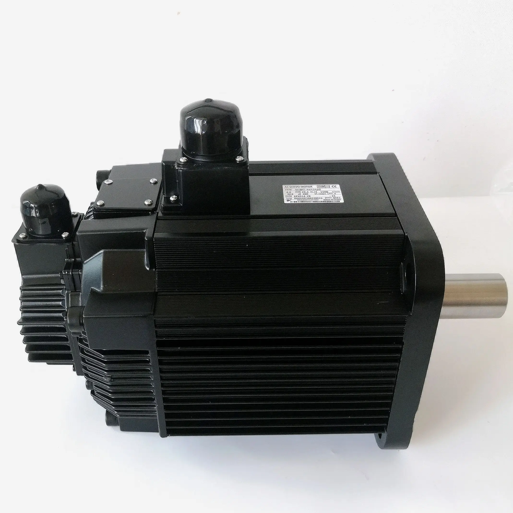 SGMG-44A2ABB Совершенно новый серводвигатель SGMG 44A2ABB, быстрая доставка