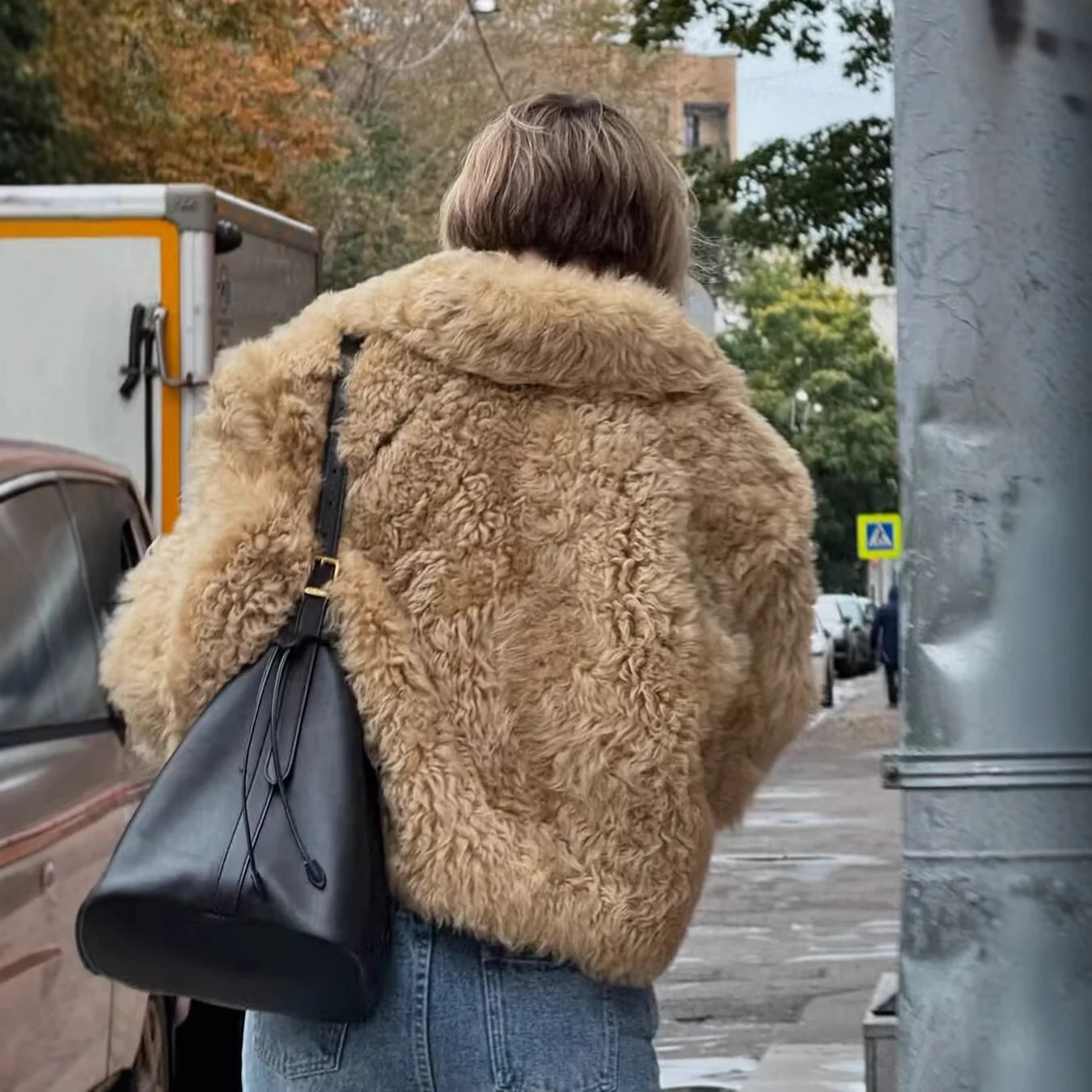 KIDCRKJ Winter Frauen Lamm Haar Mantel Khaki Großen Pelz Kragen Künstliche Pelz Jacke Jacke Für Dame Flauschigen Warme Weibliche Eco Pelzmantel