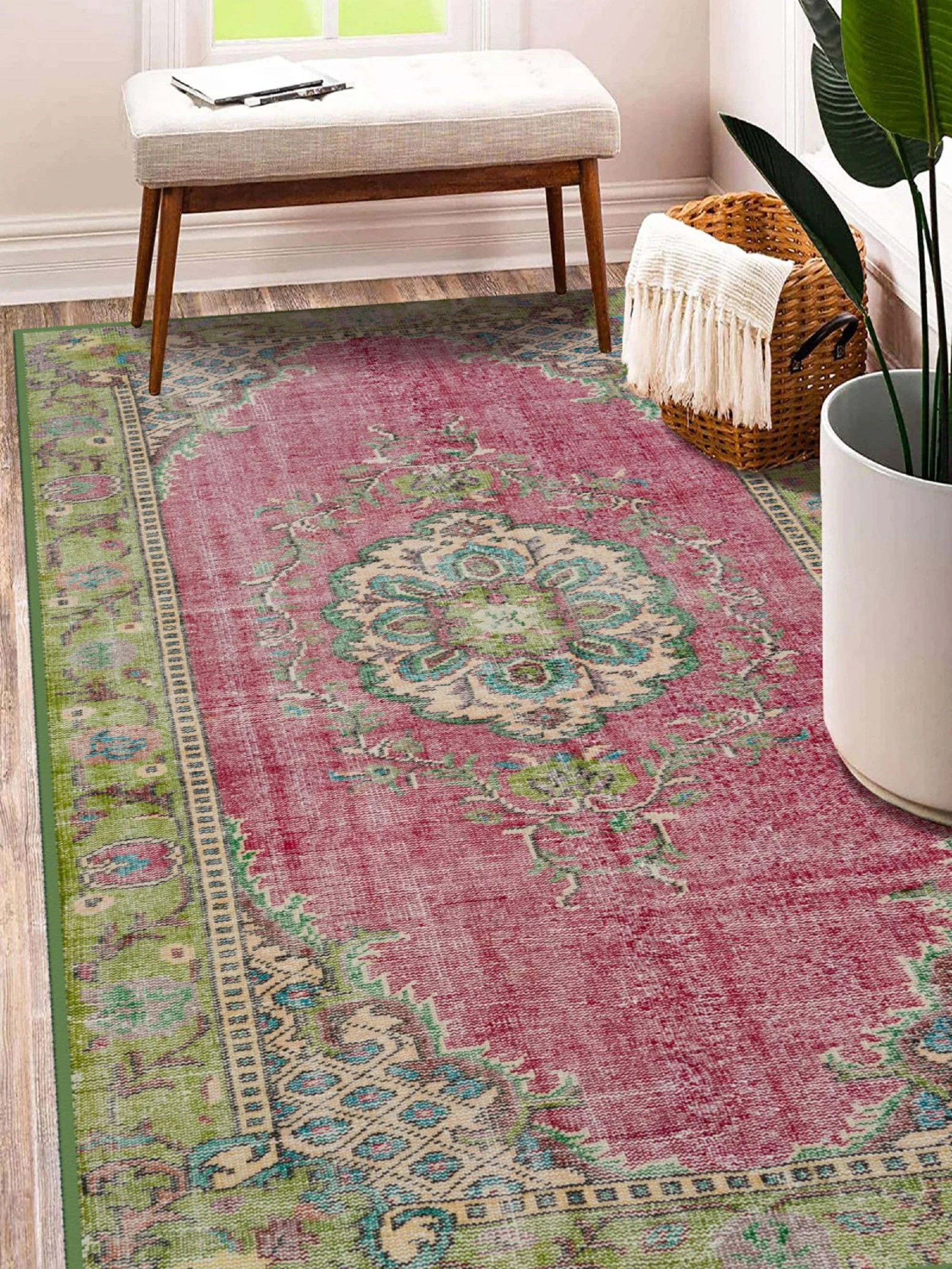 Turkish Carpet Enriched with Anatolian Motifs Pink Rug For Bedroom Aesthetic Antique Style Medallion Rug Timeless Oriental Rug