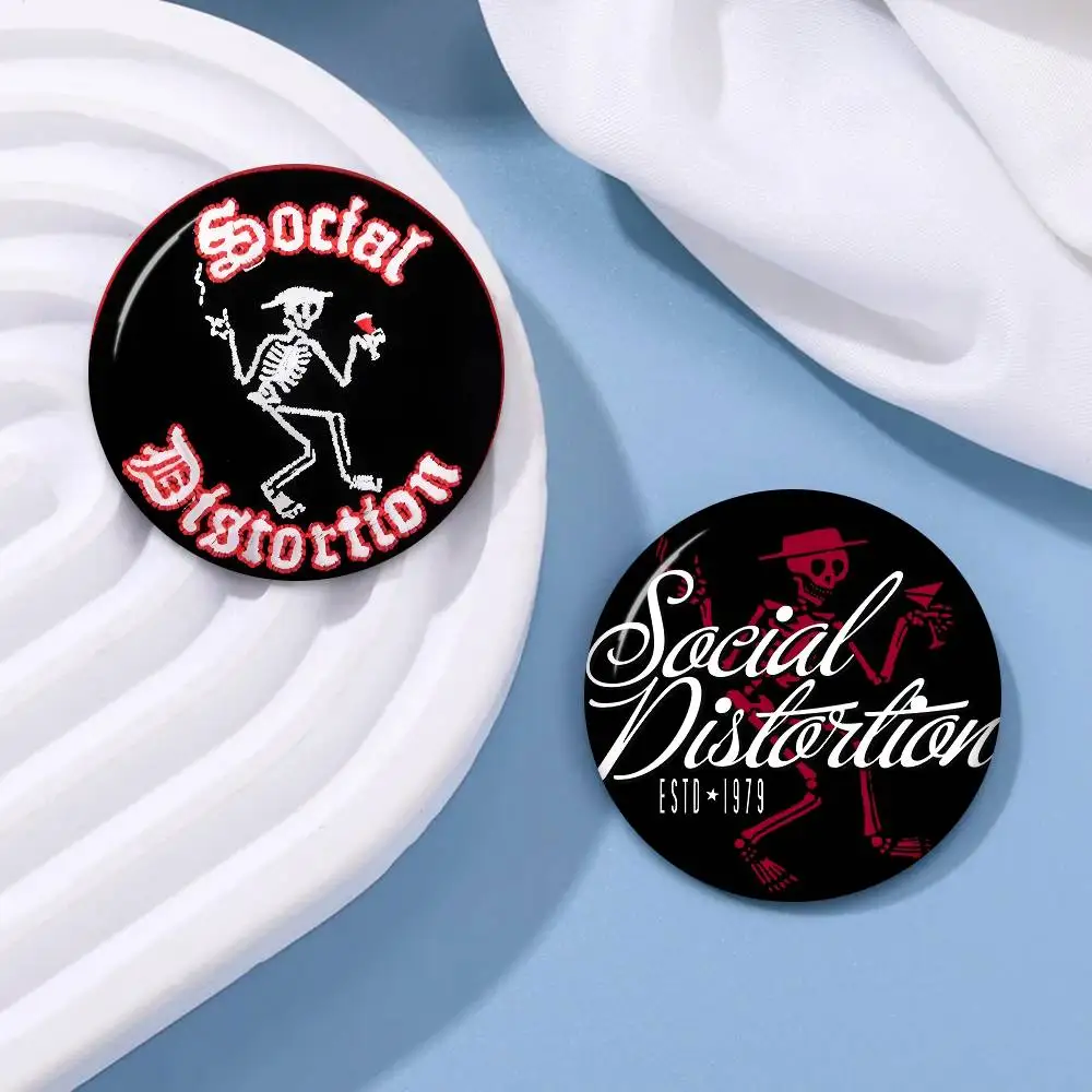 Band s-Social logo Distortion Iron Series Pins Funny Badge Interesting Cartoon Animals Brooches Backpack Clothes Gift Accessory