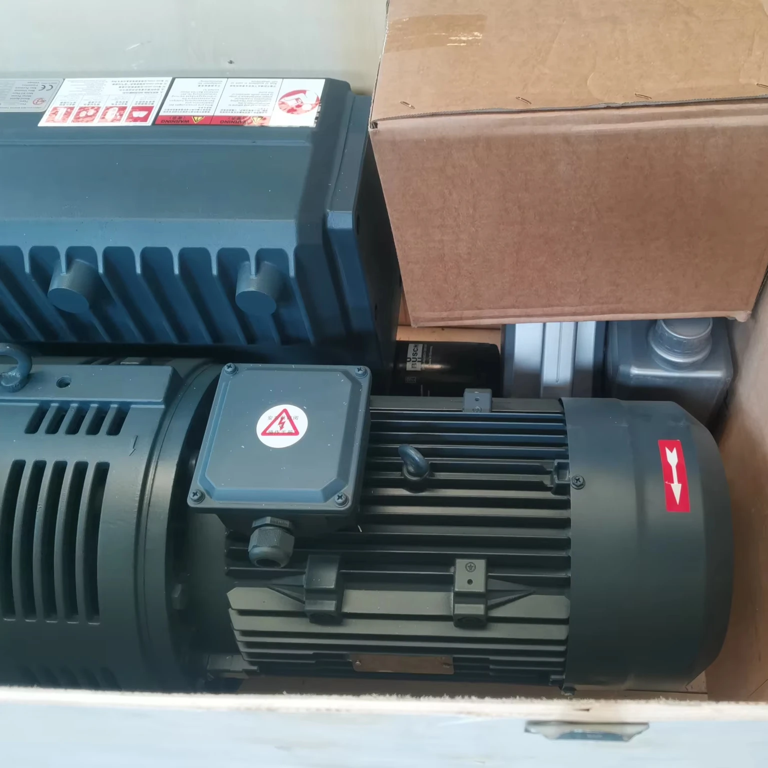 

CE 10HP 7.5KW Oil Sealed 300m3/h Strong Suction Rotary Vane Oil Lubrication Vacuum Pump W1.302 Dry Running Air Vacuum Pumps