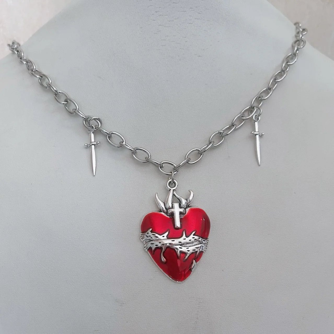 Dark Gothic style red drop glazed thorn heart pendant choker necklace for female niche spicy girl punk collarbone chain