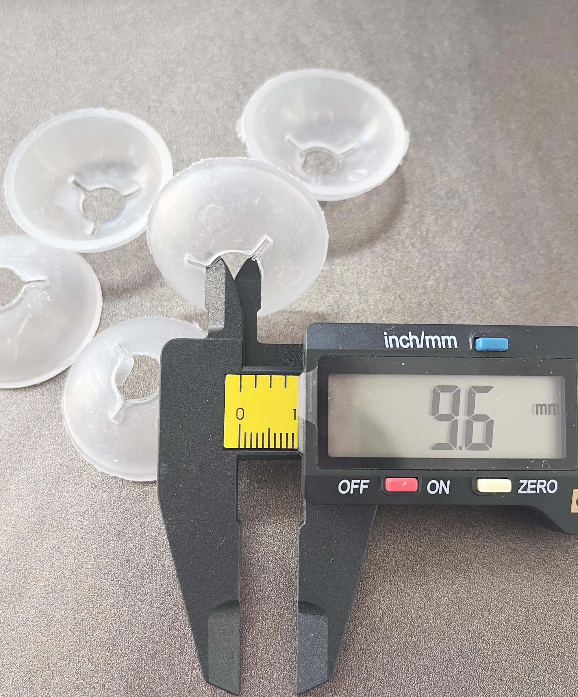 33mm breite Schalenförmige Trifurkations-Handwaschschalen für Spielzeugaugen, -nasen und -mäulchen – 100 Stück/Los – Detail 1