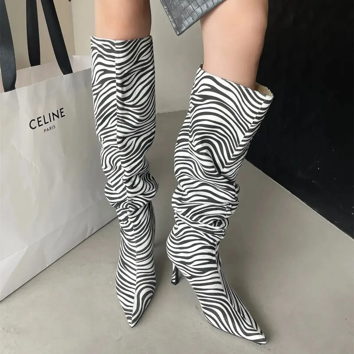 

Pointed Toe Long Boots Women Leopard High Heels Fashion Slip On Botas Mujer Luxury Design Sexy Ladies Booties Autumn Winter New