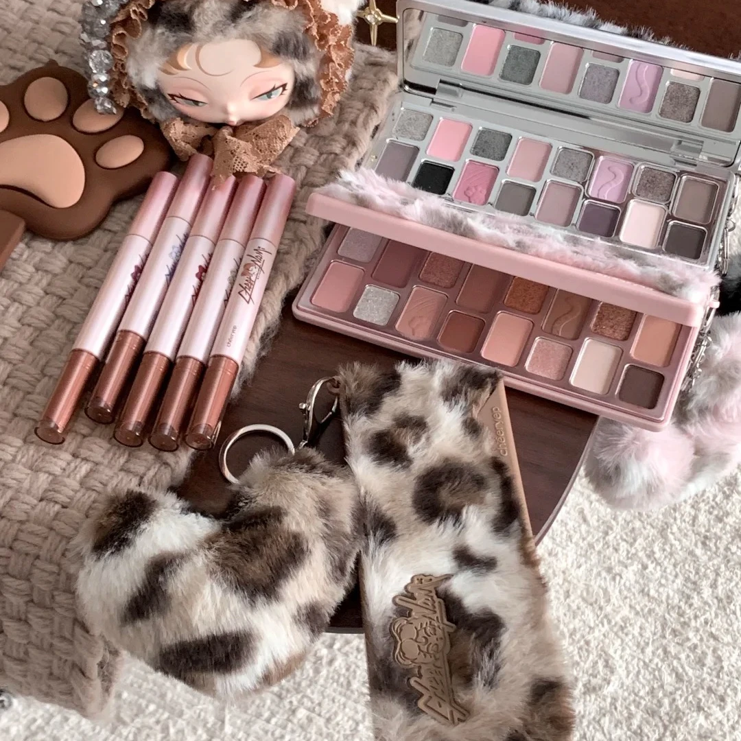 千顔メイクアップアイシャドウパレット16色ニュートラルアイシャドウプレートメイクアップアースカラーマットグリッターアイシャドウ