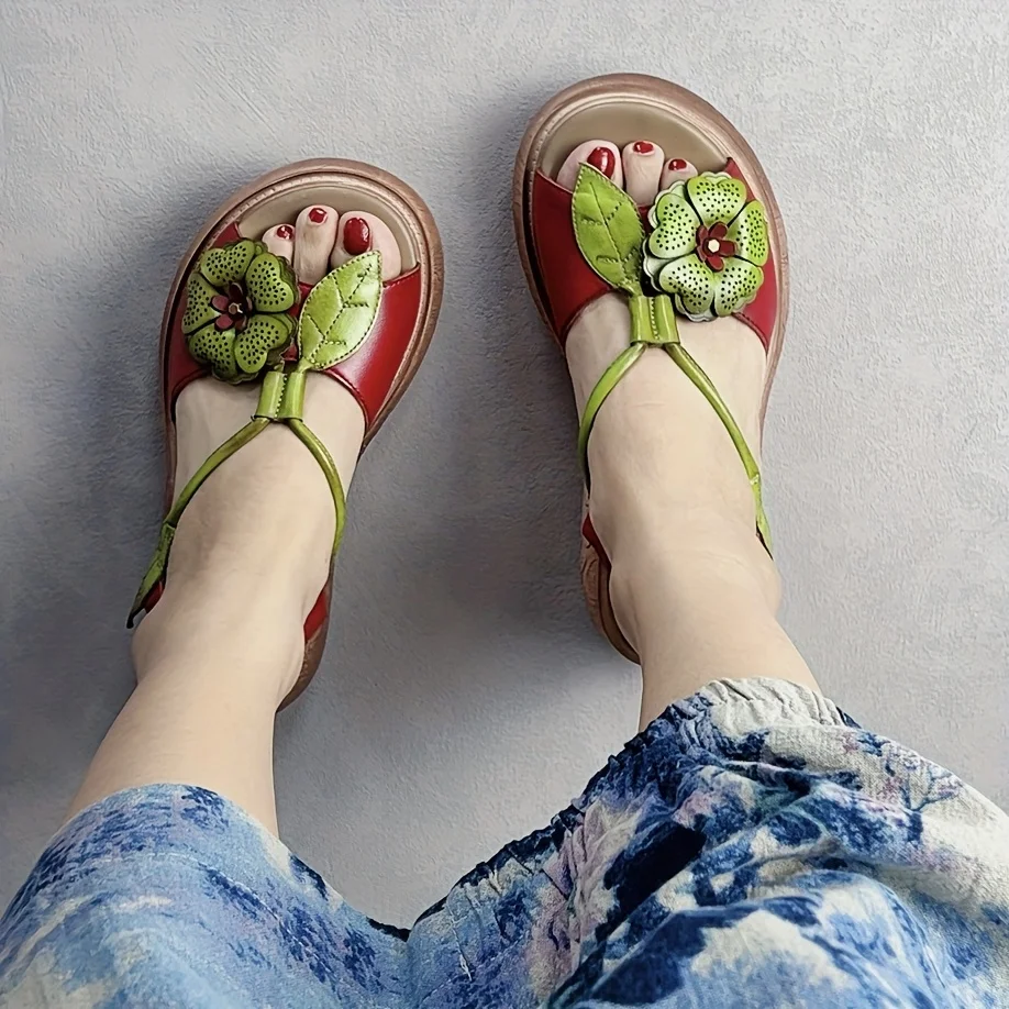 Novas sandálias de estilo étnico com sola grossa, sandálias femininas de couro genuíno com salto inclinado e sola grossa, para mulheres, casuais para viagens e férias.
