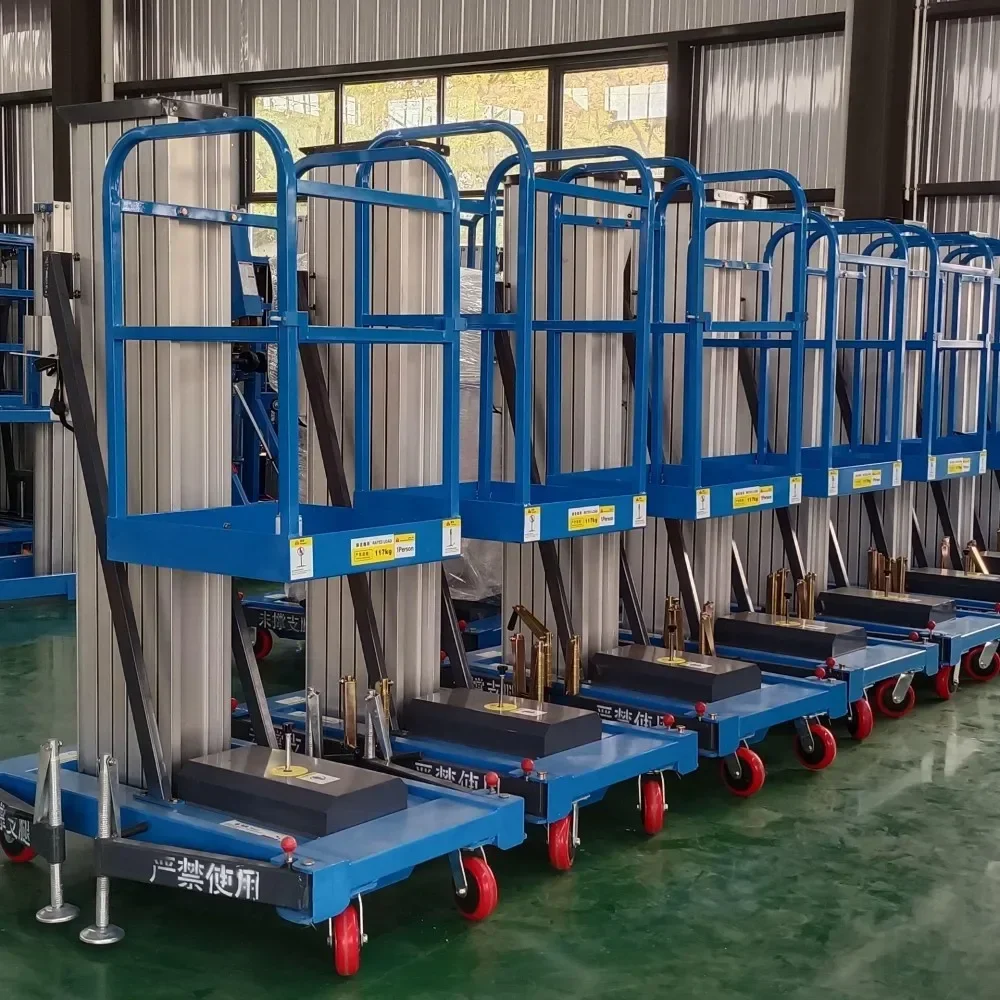 Plug-in type elektrische Aluin-werkheftafel 10 meter hoogte 130 kg Laadvermogen Bewegende lift Manpower Move Klein formaat