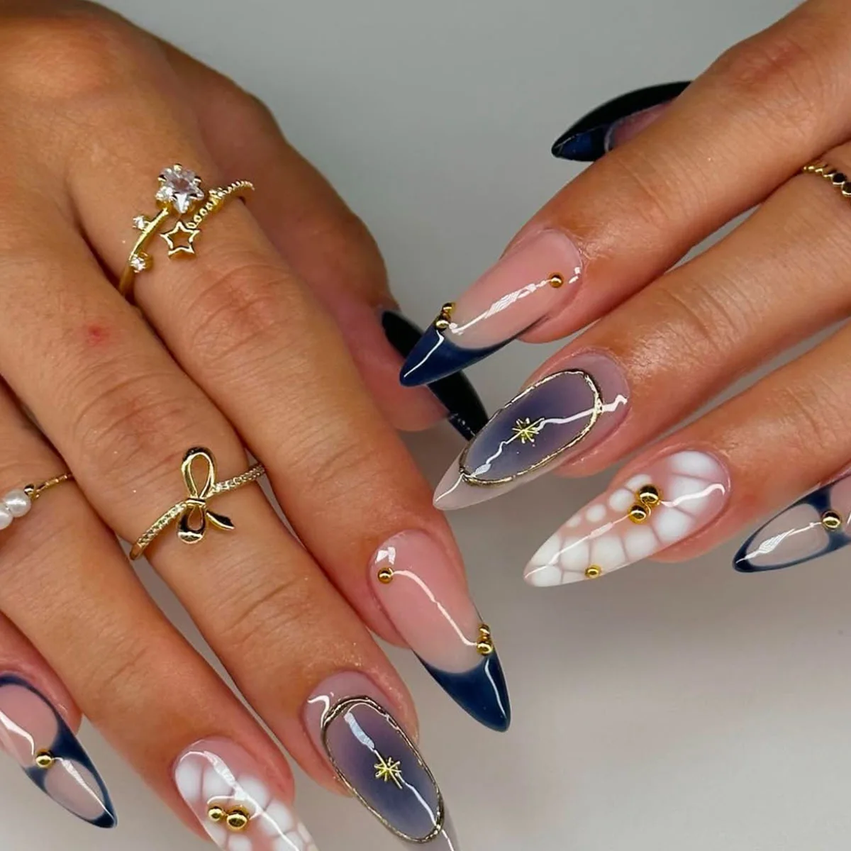 

24pcs Long Almond False Nail Blue Smudge Nails Tips Fashion Rhinestone Starlight Fake Nail Sets Datachable French Press on Nails